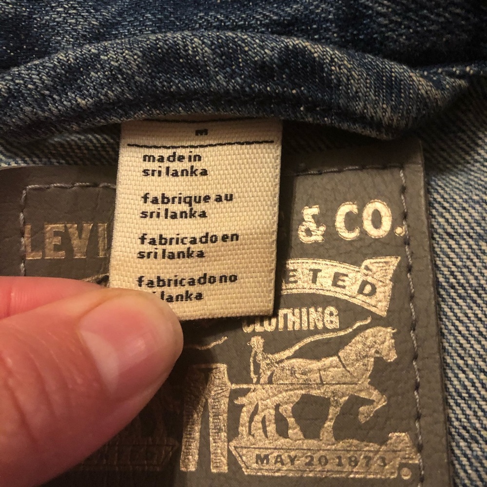 Levi’s Jean Jacket - Picture 2 of 5